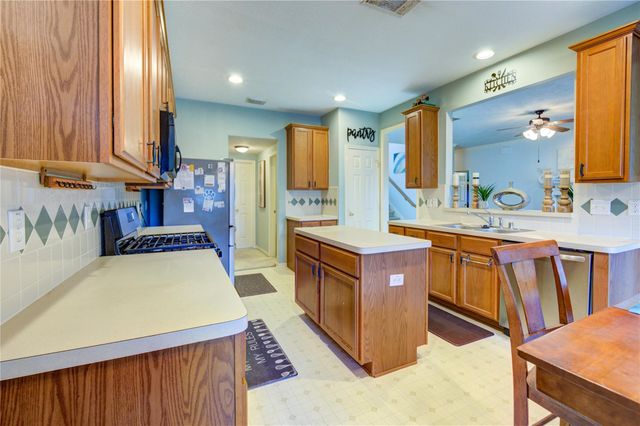 2531 Bay Hill Drive, Baytown, TX 77523