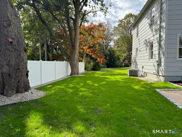 429 Round Hill Road, Fairfield, CT 06824