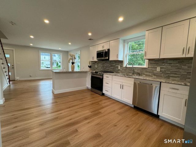 429 Round Hill Road, Fairfield, CT 06824