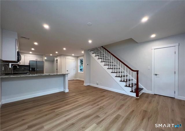 429 Round Hill Road, Fairfield, CT 06824