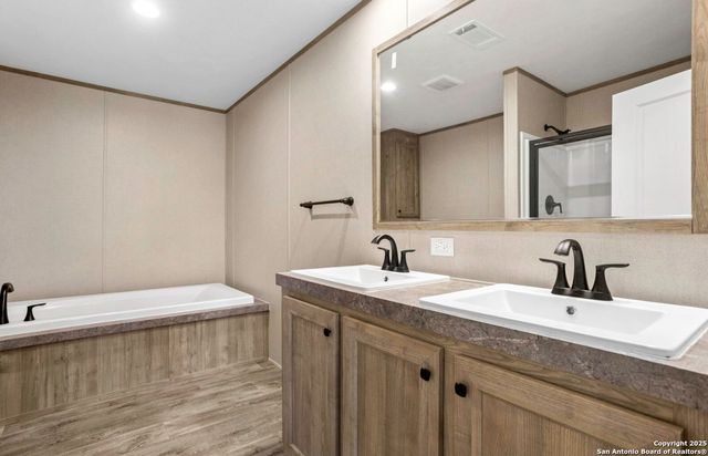 6093 Leal, Pleasanton, TX 78064