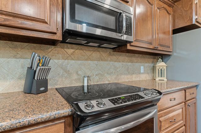 137 Silverbell Circle, Lake Jackson, TX 77566