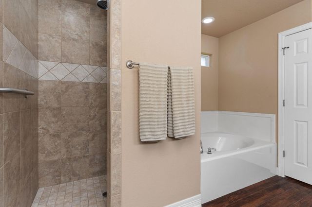 137 Silverbell Circle, Lake Jackson, TX 77566