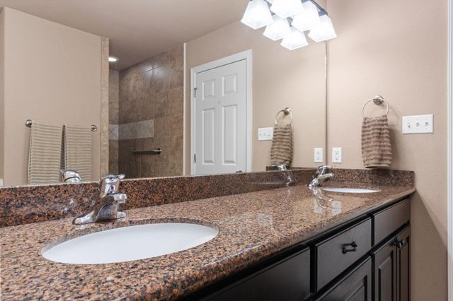 137 Silverbell Circle, Lake Jackson, TX 77566