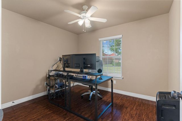 137 Silverbell Circle, Lake Jackson, TX 77566