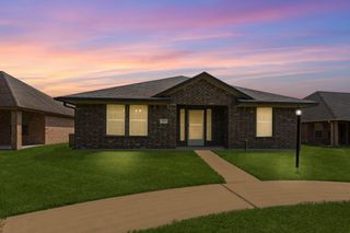 137 Silverbell Circle, Lake Jackson, TX 77566