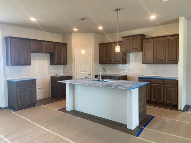 118 Sunny Side Road, Valley View, TX 76272