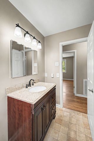 570 Joyce Ln, Nashville, TN 37216