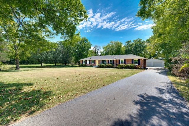 570 Joyce Ln, Nashville, TN 37216