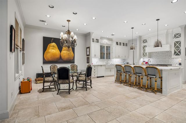 422 Pinewold Drive, Houston, TX 77056