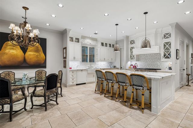 422 Pinewold Drive, Houston, TX 77056