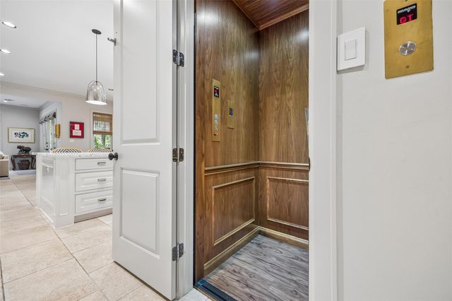 422 Pinewold Drive, Houston, TX 77056