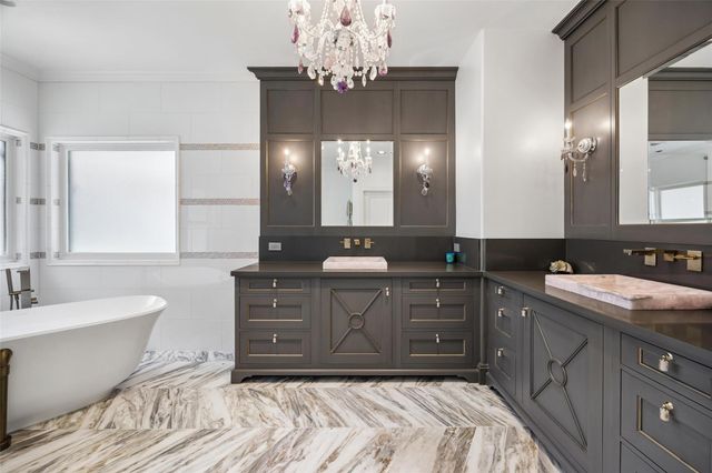 422 Pinewold Drive, Houston, TX 77056