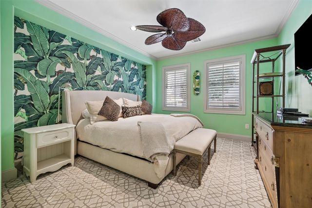 422 Pinewold Drive, Houston, TX 77056