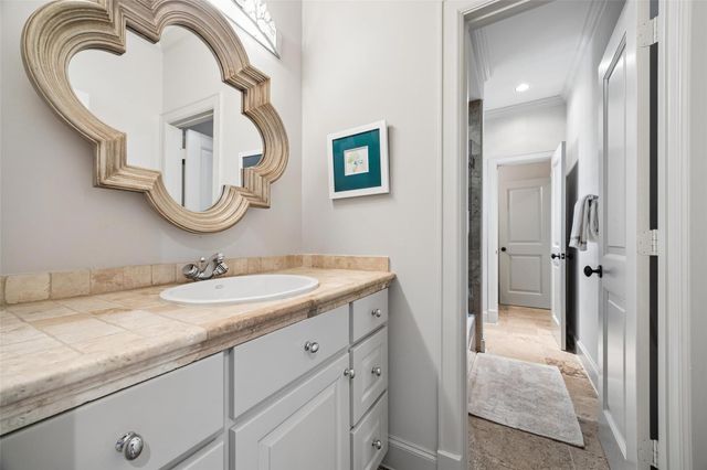 422 Pinewold Drive, Houston, TX 77056