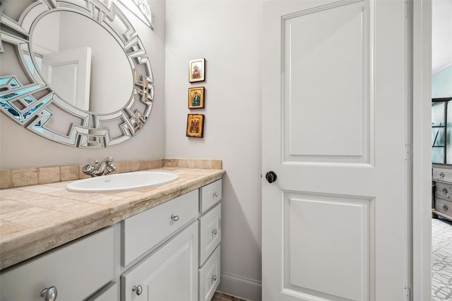 422 Pinewold Drive, Houston, TX 77056