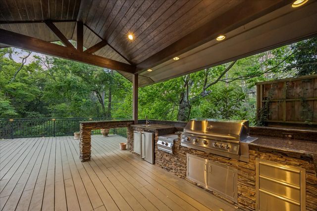 422 Pinewold Drive, Houston, TX 77056