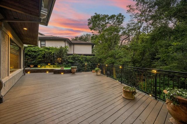 422 Pinewold Drive, Houston, TX 77056