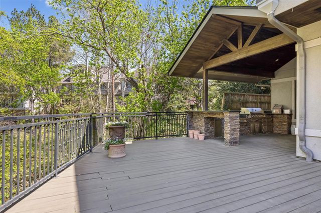 422 Pinewold Drive, Houston, TX 77056