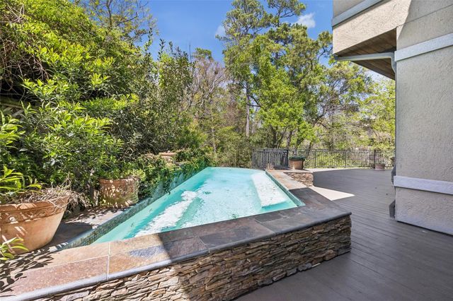 422 Pinewold Drive, Houston, TX 77056