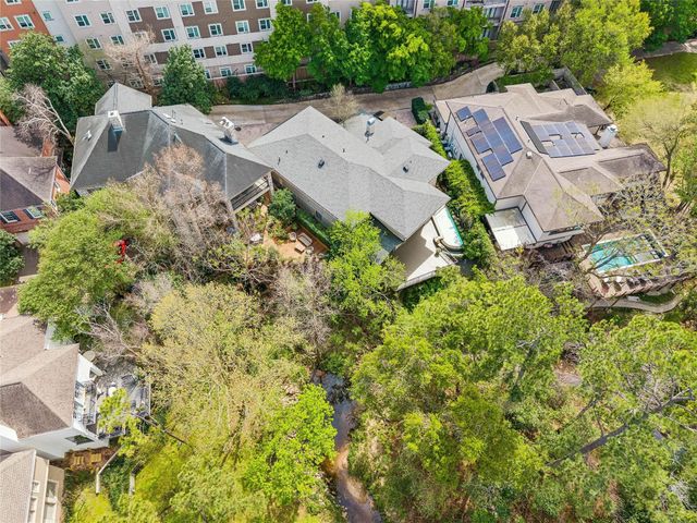 422 Pinewold Drive, Houston, TX 77056