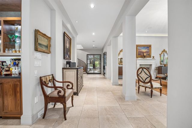 422 Pinewold Drive, Houston, TX 77056