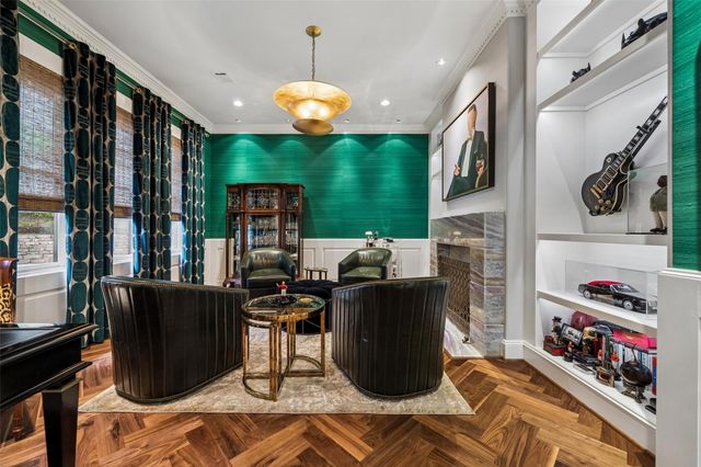 422 Pinewold Drive, Houston, TX 77056