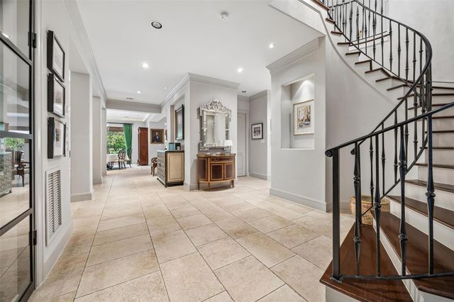 422 Pinewold Drive, Houston, TX 77056