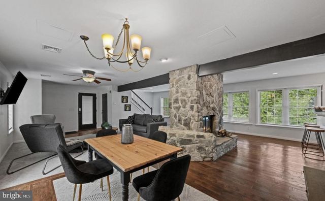 198 VALLEY LN, Hummelstown, PA 17036