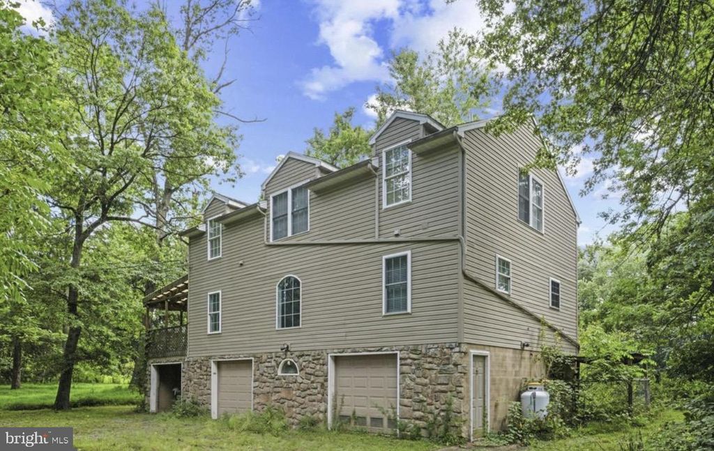 198 VALLEY LN, Hummelstown, PA 17036