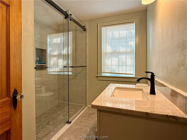 500 Ayrshire Street, College Station, TX 77840