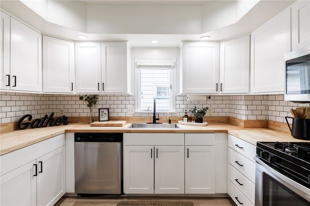 31 Wyndham Road, Rochester, NY 14612