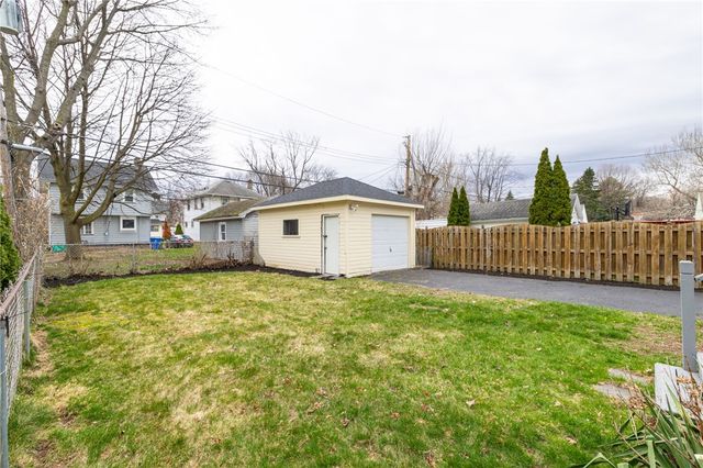 31 Wyndham Road, Rochester, NY 14612