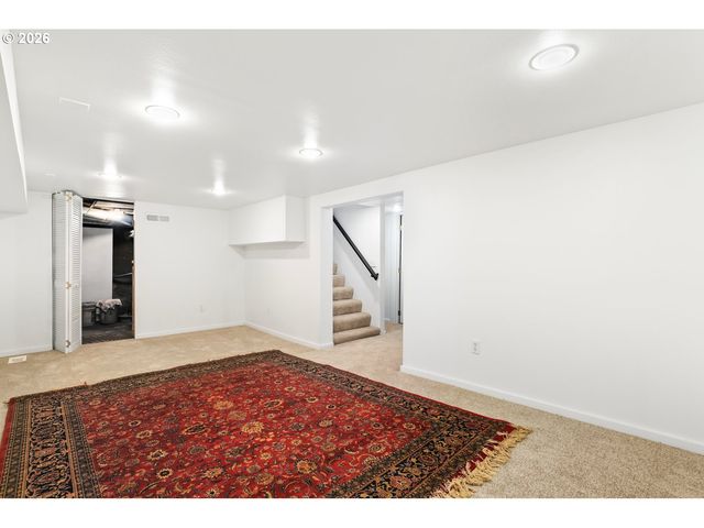 9897 Nw HOGE Ave, Portland, OR 97231
