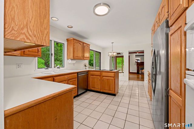 18 Kreiner Lane, Norwalk, CT 06850