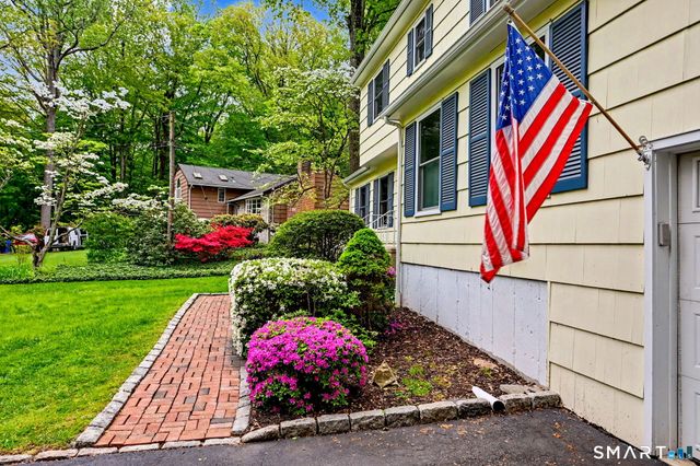 18 Kreiner Lane, Norwalk, CT 06850