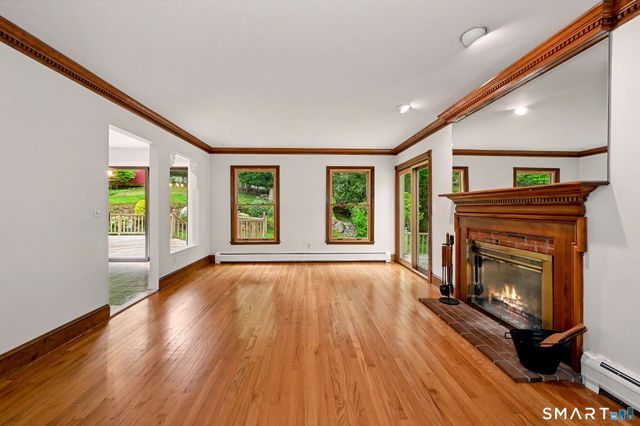 18 Kreiner Lane, Norwalk, CT 06850