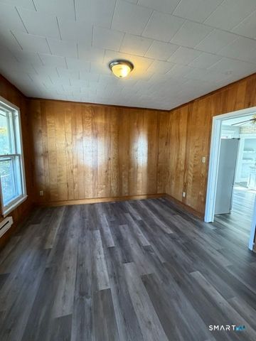 728 Highland Avenue 2nd Floor, Waterbury, CT 06708