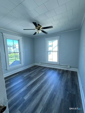 728 Highland Avenue 2nd Floor, Waterbury, CT 06708