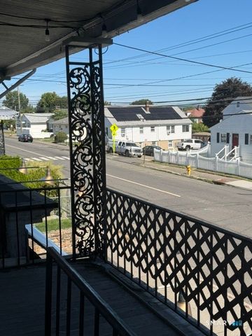 728 Highland Avenue 2nd Floor, Waterbury, CT 06708