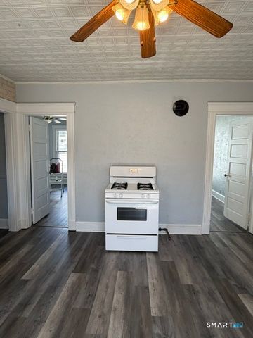 728 Highland Avenue 2nd Floor, Waterbury, CT 06708