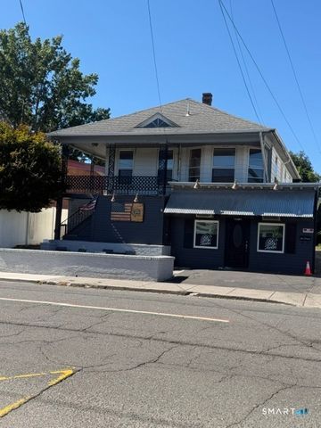 728 Highland Avenue 2nd Floor, Waterbury, CT 06708