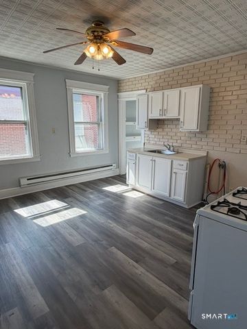 728 Highland Avenue 2nd Floor, Waterbury, CT 06708