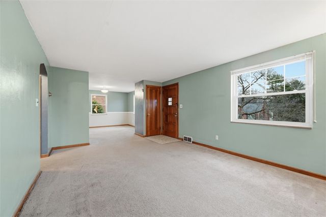 3109 Aniray Cir, Bethel Park, PA 15102