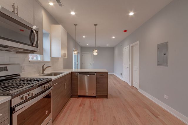 4851 N Central Avenue 2W, Chicago, IL 60630