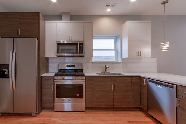 4851 N Central Avenue 2W, Chicago, IL 60630