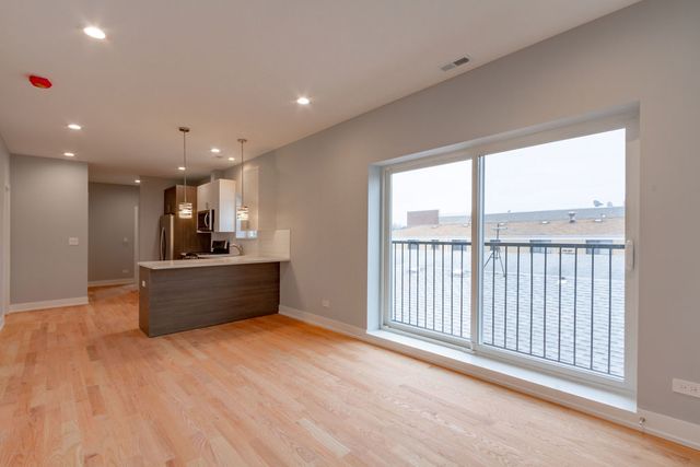 4851 N Central Avenue 2W, Chicago, IL 60630