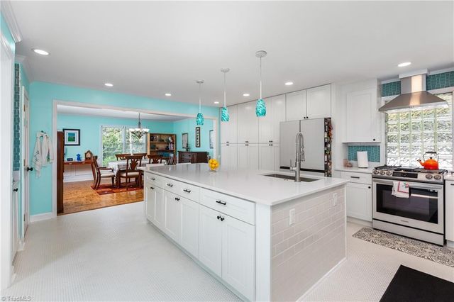 245 Heathcliff Place, Winston-salem, NC 27104