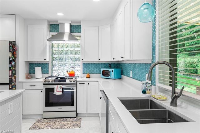 245 Heathcliff Place, Winston-salem, NC 27104