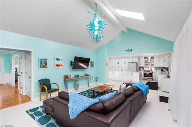 245 Heathcliff Place, Winston-salem, NC 27104